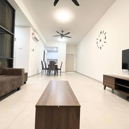 Appartamento Quartz Near To Jonker Walk With Infinity Pool Cozy 3B2B Malacca Esterno foto