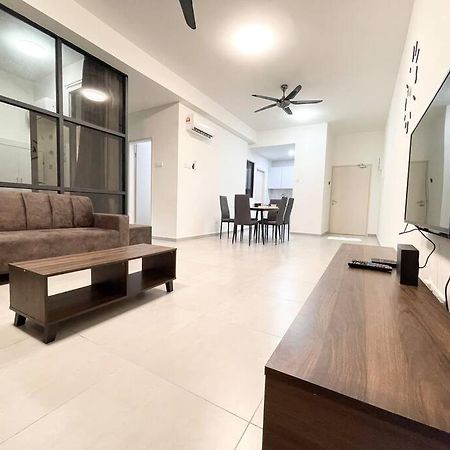 Appartamento Quartz Near To Jonker Walk With Infinity Pool Cozy 3B2B Malacca Esterno foto