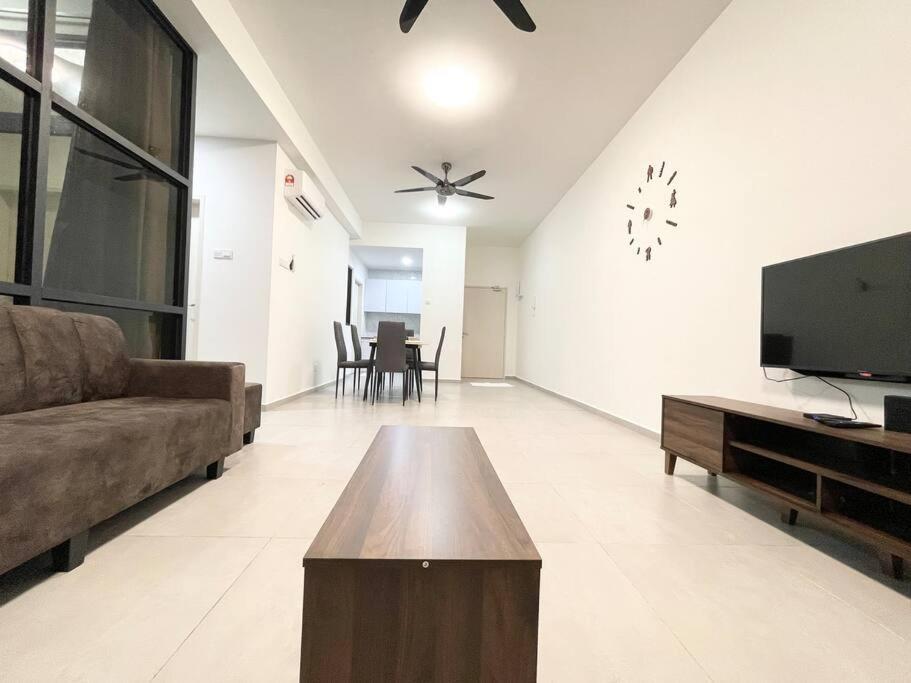Appartamento Quartz Near To Jonker Walk With Infinity Pool Cozy 3B2B Malacca Esterno foto