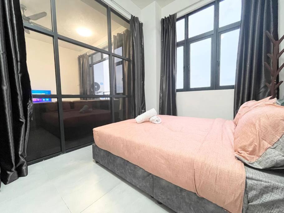 Appartamento Quartz Near To Jonker Walk With Infinity Pool Cozy 3B2B Malacca Esterno foto