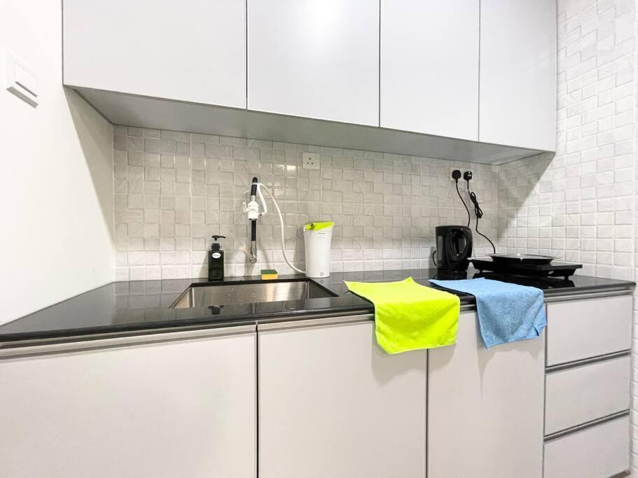 Appartamento Quartz Near To Jonker Walk With Infinity Pool Cozy 3B2B Malacca Esterno foto