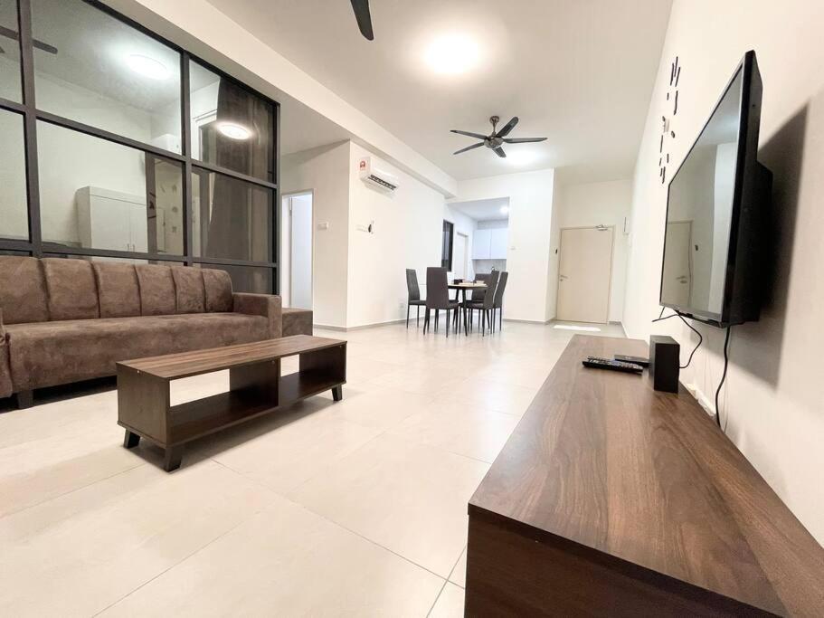 Appartamento Quartz Near To Jonker Walk With Infinity Pool Cozy 3B2B Malacca Esterno foto