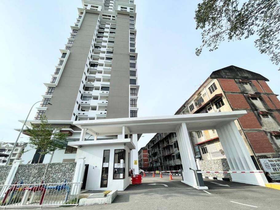 Appartamento Quartz Near To Jonker Walk With Infinity Pool Cozy 3B2B Malacca Esterno foto
