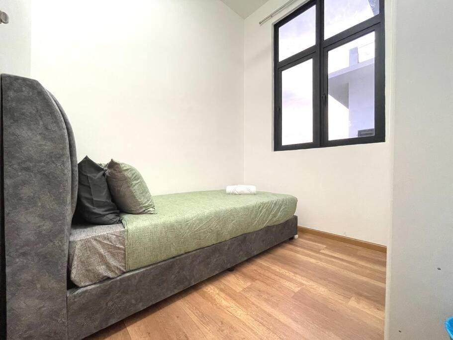 Appartamento Quartz Near To Jonker Walk With Infinity Pool Cozy 3B2B Malacca Esterno foto