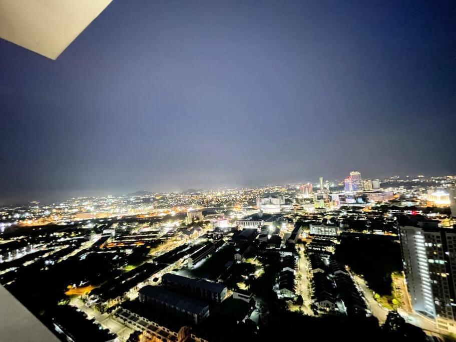 Appartamento Quartz Near To Jonker Walk With Infinity Pool Cozy 3B2B Malacca Esterno foto